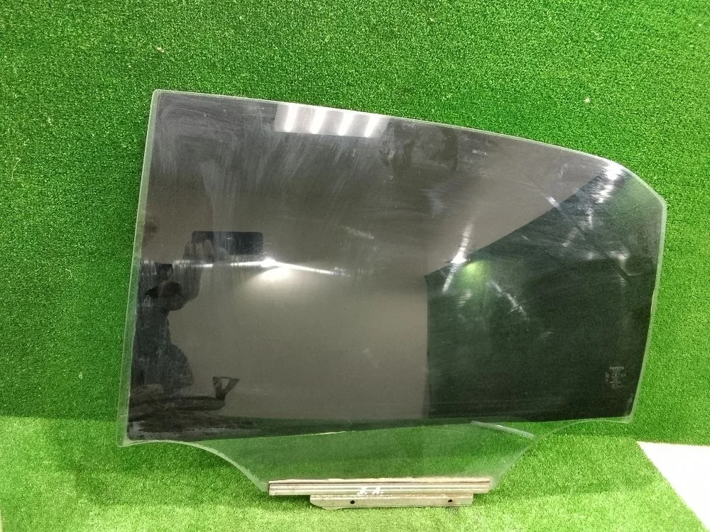 Стекло двери Toyota Corolla X (2006—2010)