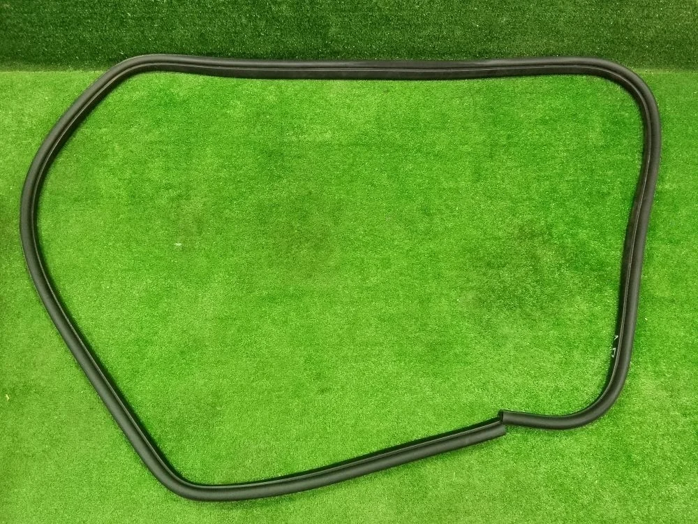 Уплотнитель двери Ford Focus II (2005—2008)