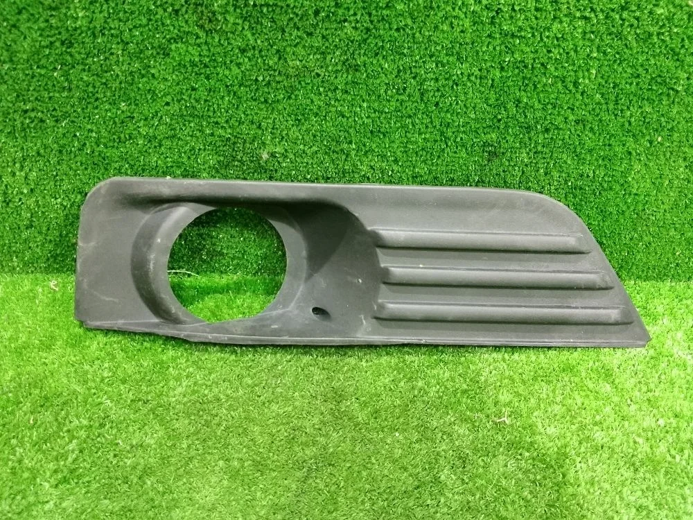 Рамка противотуманной фары Ford Focus II (2005—2008)