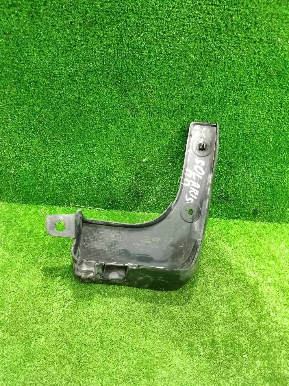 Брызговик Hyundai Solaris I (2010—2014)