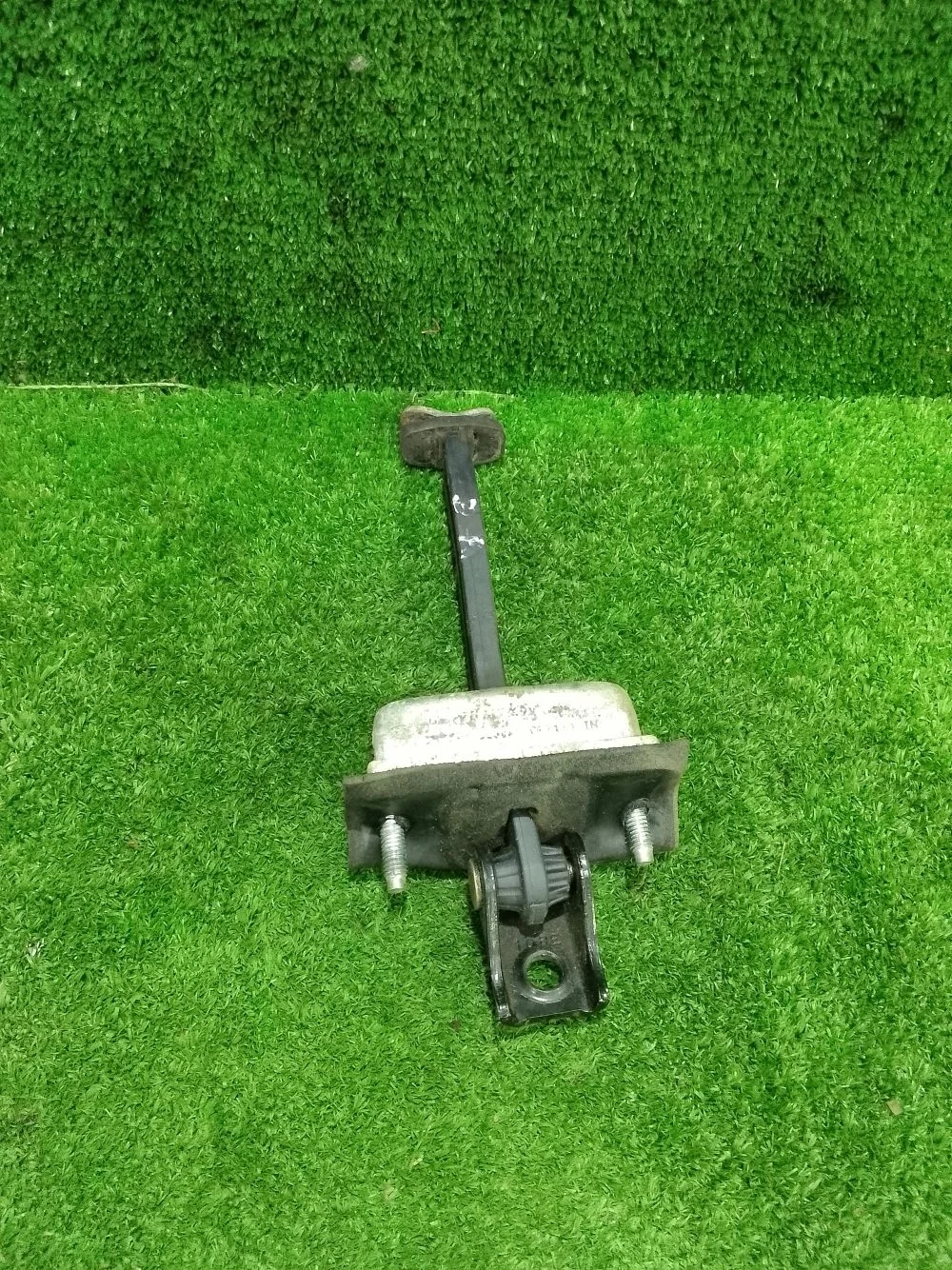 Ограничитель двери Ford Focus II (2005—2008)