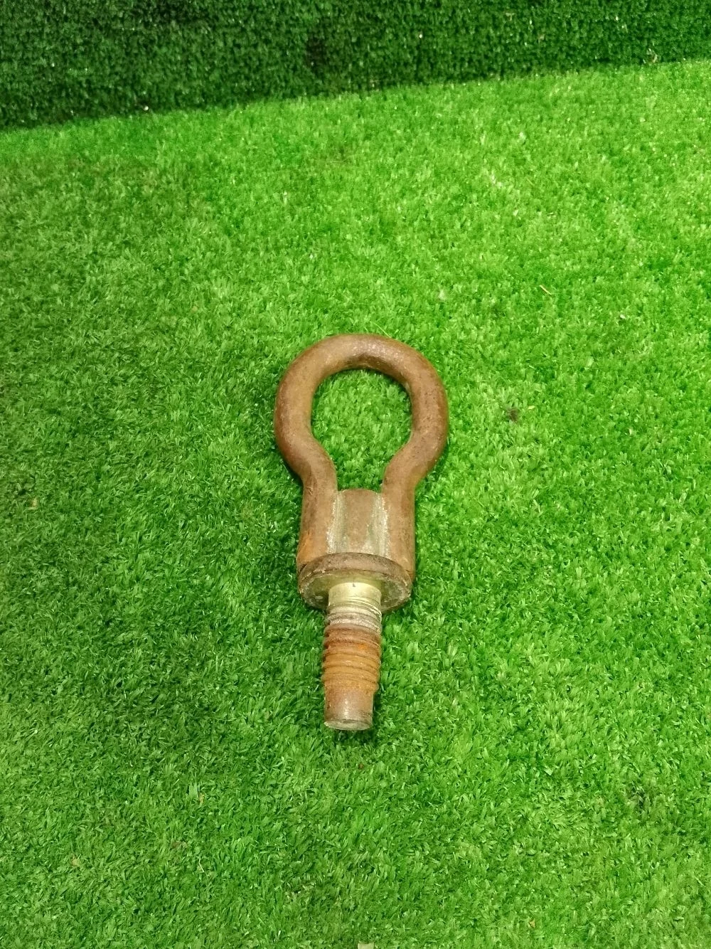 Крюк буксировочный Ford Focus II (2005—2008)