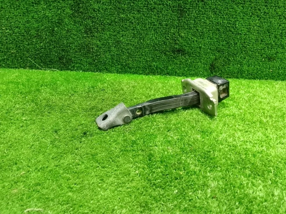 Ограничитель двери Mitsubishi Lancer X (2007—2010)