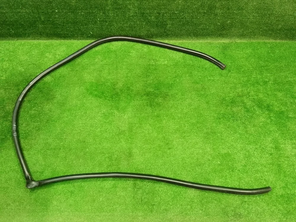 Уплотнитель двери Toyota Avensis T250 рестайлинг (2006—2009)