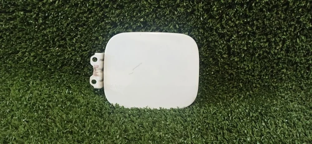 Лючок бензобака Mitsubishi Lancer IX рестайлинг (2005—2010)