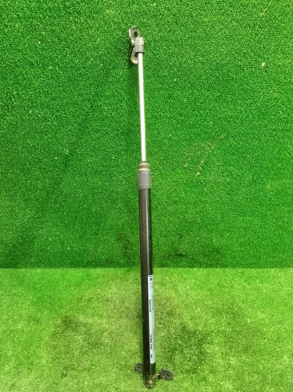 Амортизатор багажника Lexus RX III (2008—2012)