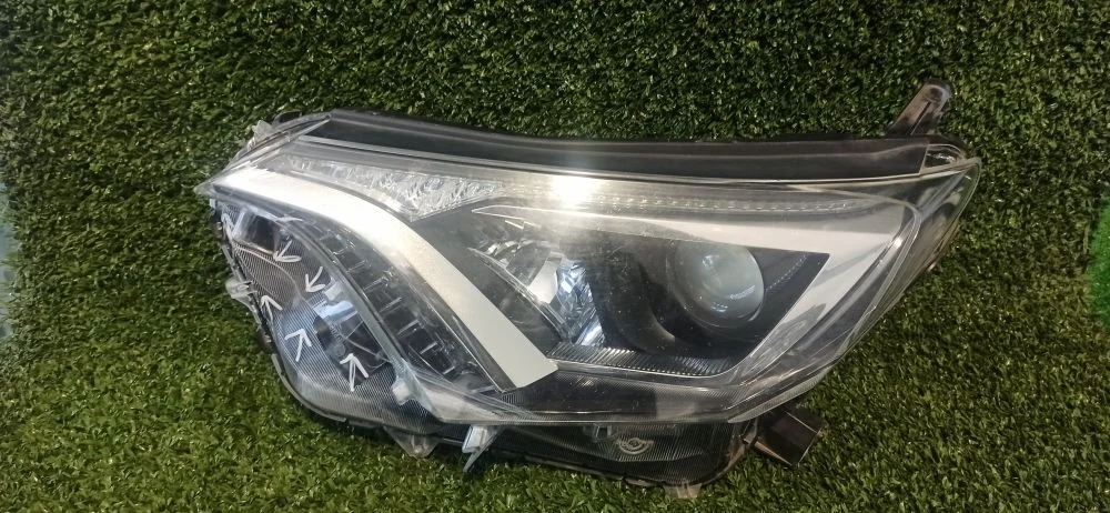 Фара Toyota RAV4 IV рестайлинг (2015—2019)