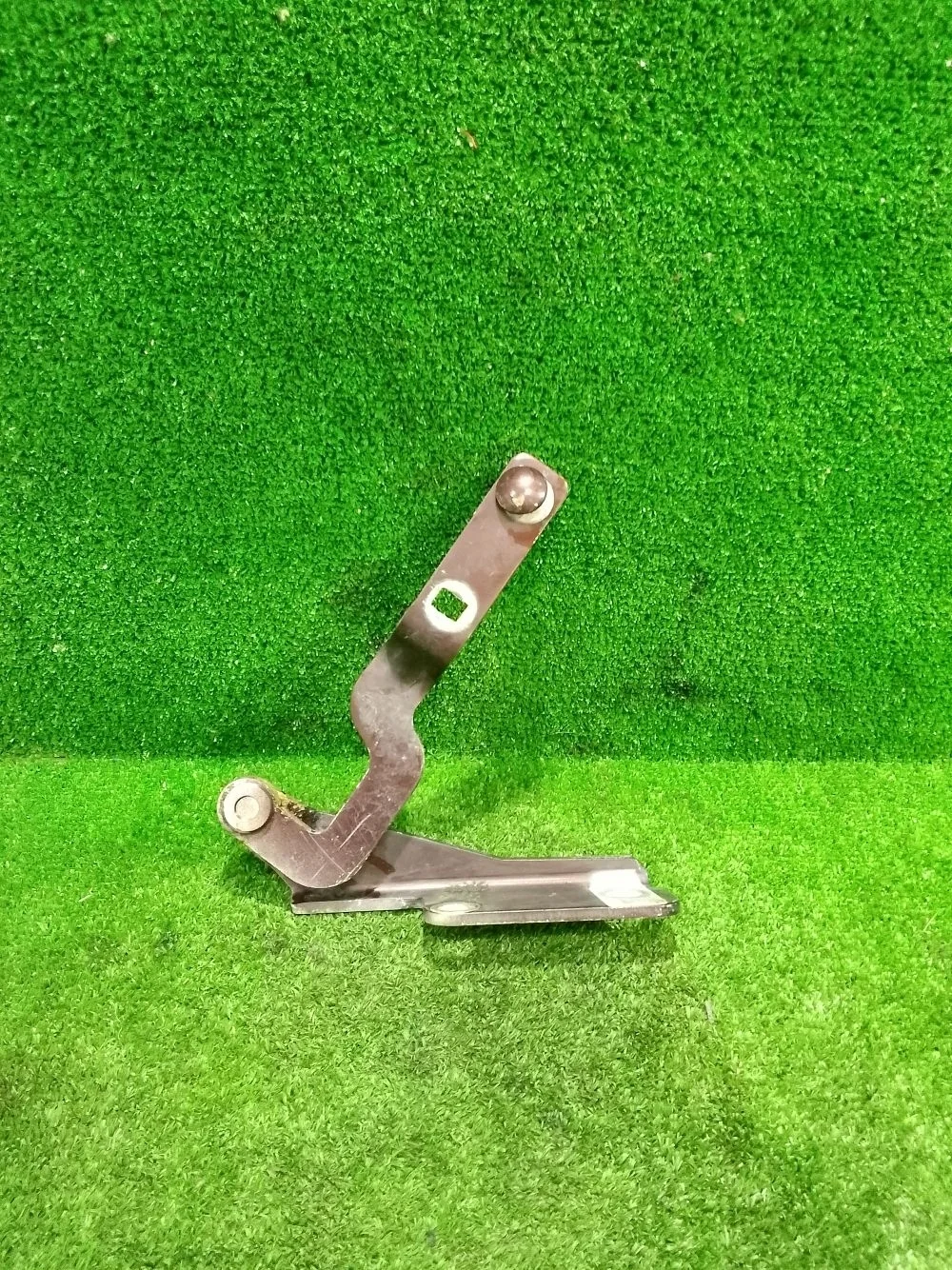 Петля капота Audi A8 D2 (1994—1999)