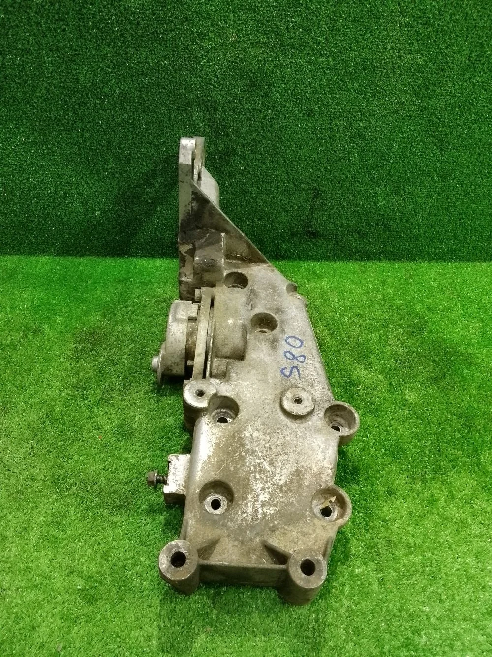 Кронштейн генератора Volvo S80 I (1998—2003)