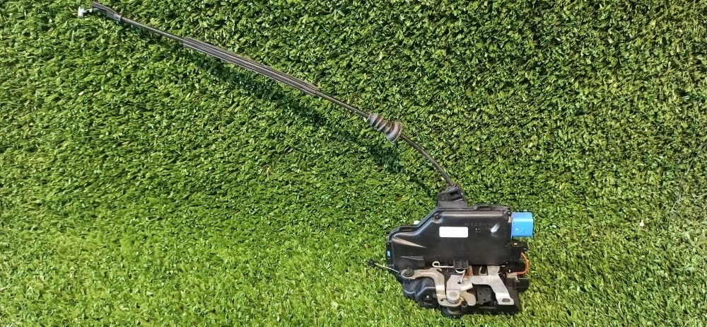 Замок двери Volkswagen Golf Mk6 (2008—2012)