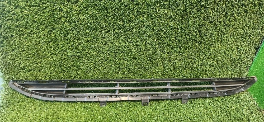 Решетка бампера Hyundai Solaris II (2017—2020)