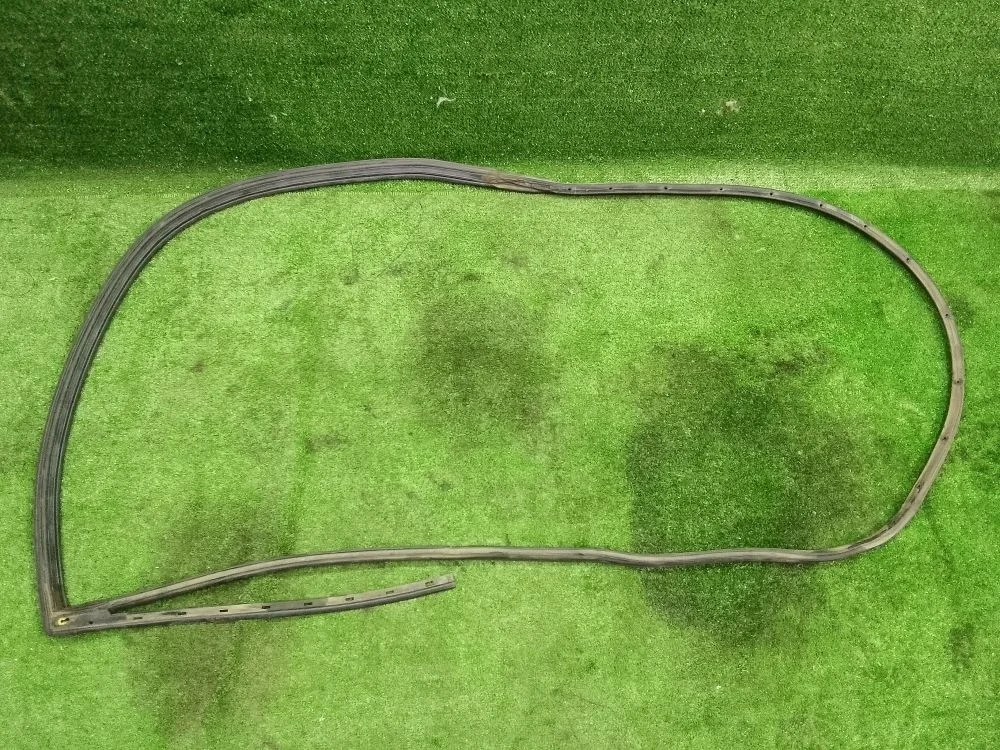 Уплотнитель двери Mitsubishi Lancer IX рестайлинг (2005—2010)