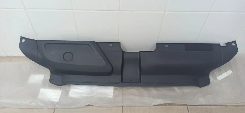 Накладка замка капота Audi A4 B8 (2007—2012)