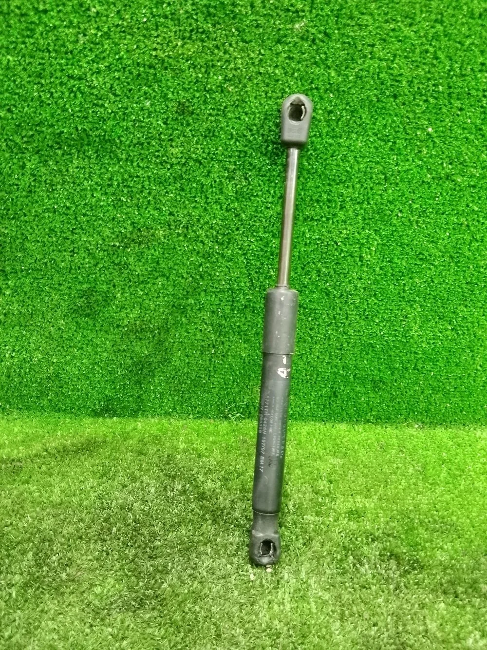 Амортизатор капота Volvo S80 I (1998—2003)