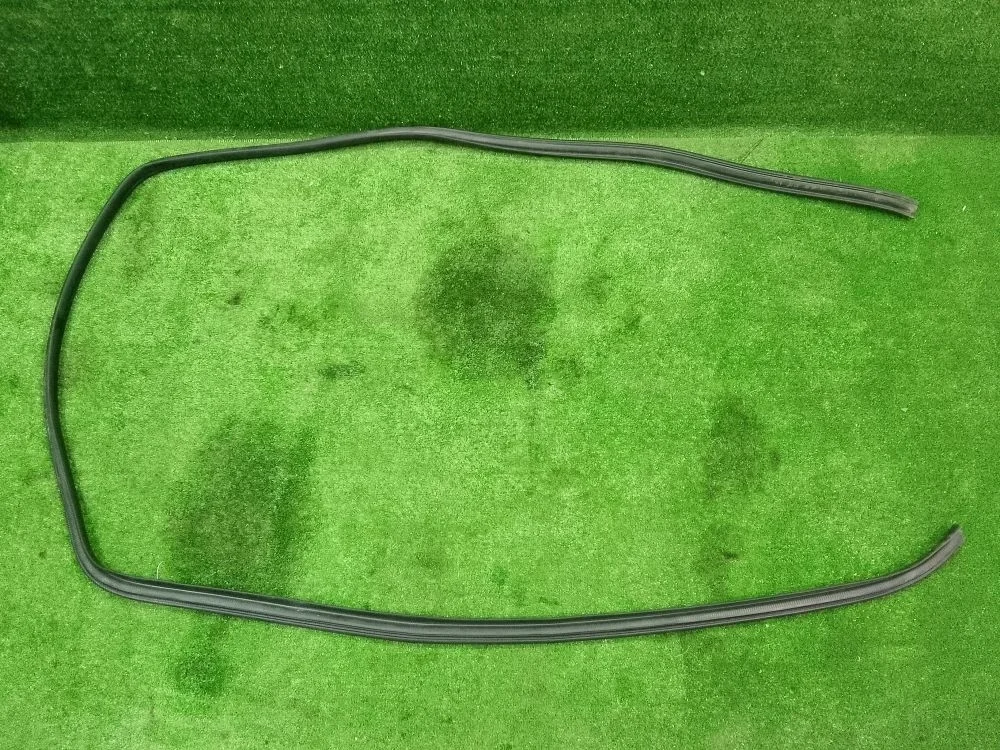 Уплотнитель проема двери Lexus GX J150 рестайлинг (2013—2019)