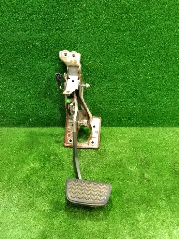 Педаль тормоза Lexus RX III (2008—2012)