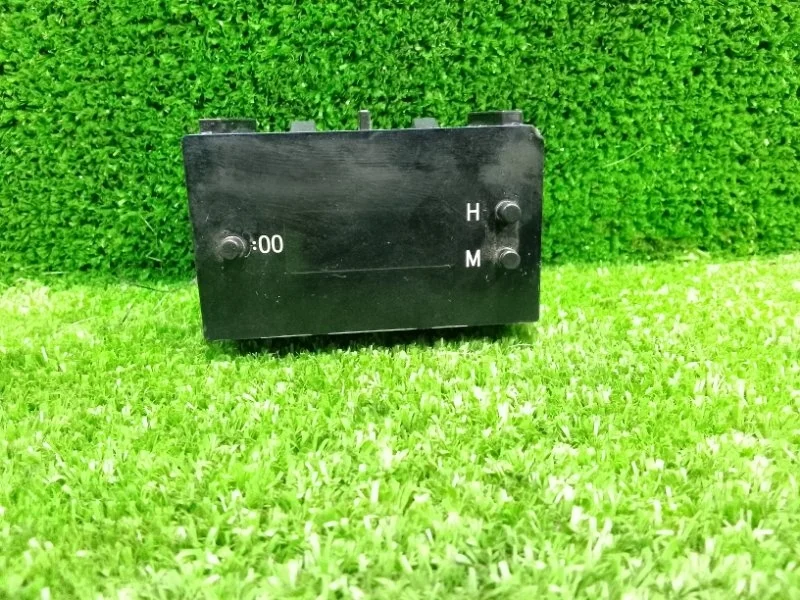 Часы Toyota Corolla XI (2012—2016)