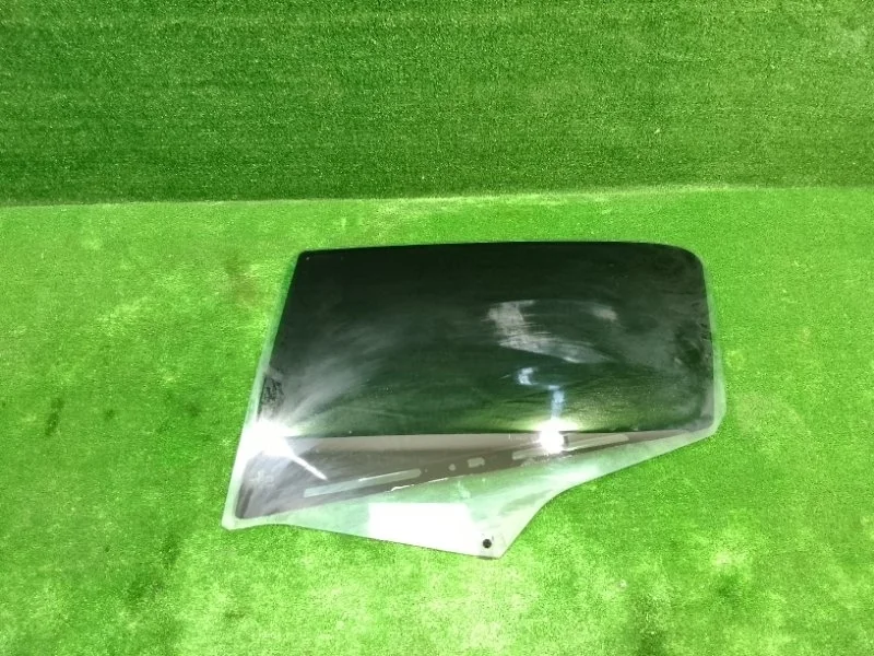 Стекло двери Peugeot 308 I (2007—2011)