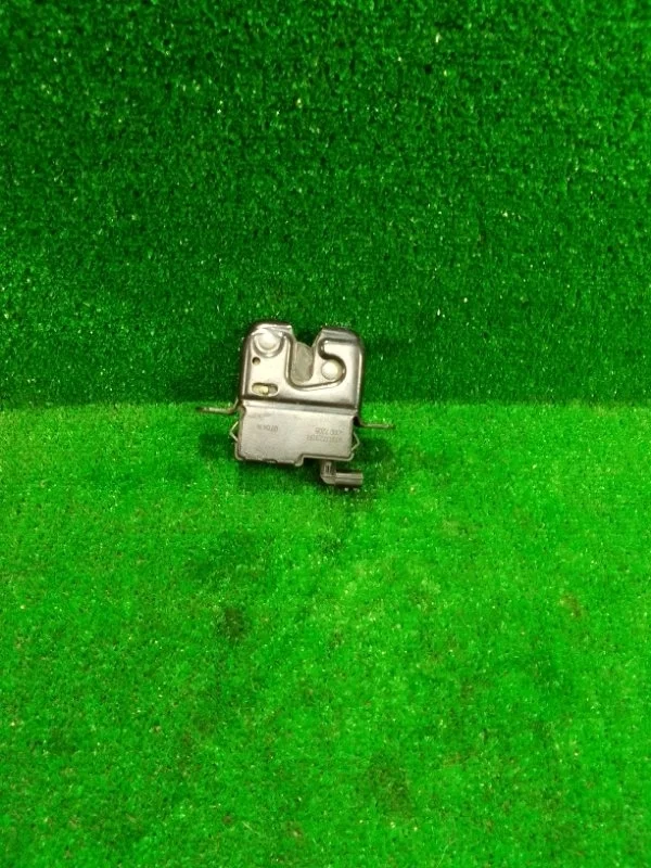 Замок багажника Renault Sandero I (2009—2014)