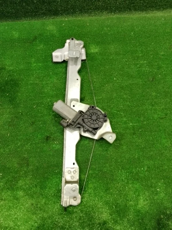 Стеклоподъемник Renault Sandero I (2009—2014)