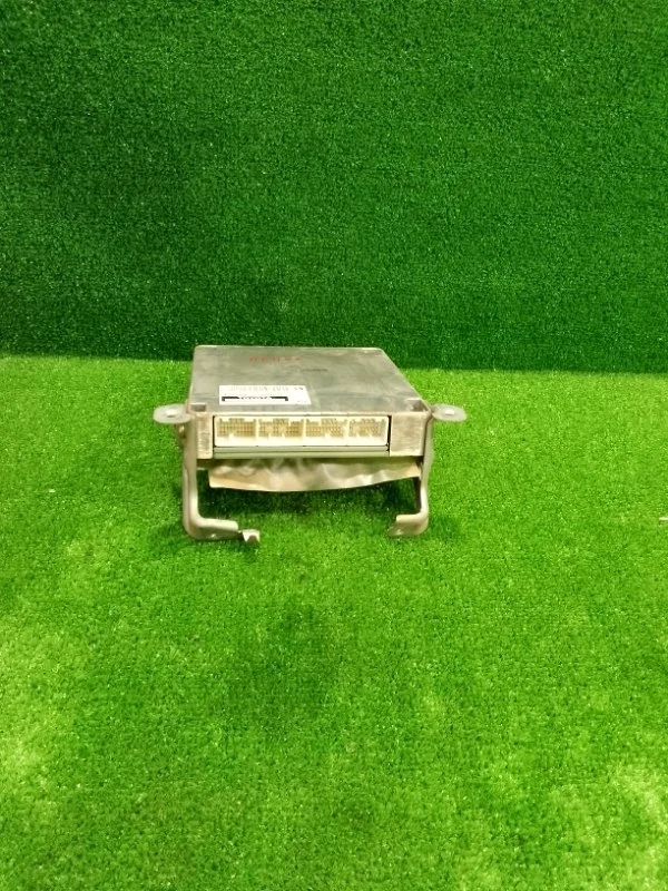 Блок управления двигателем Toyota Corolla Fielder IX (2000—2004)