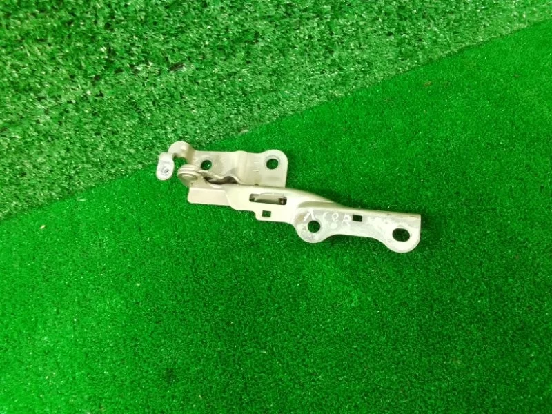 Петля капота Kia Cerato I (2003—2007)