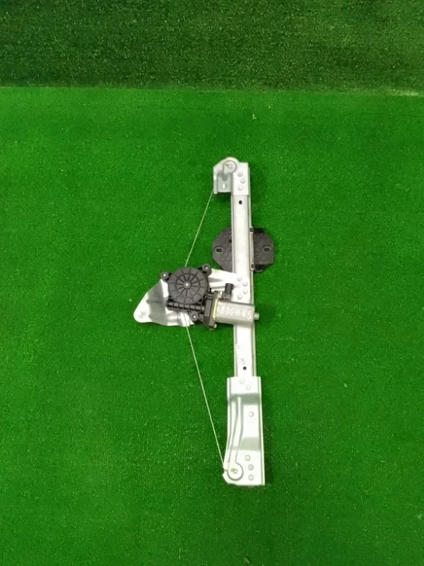 Стеклоподъемник Renault Sandero Stepway II рестайлинг (2018—2022)