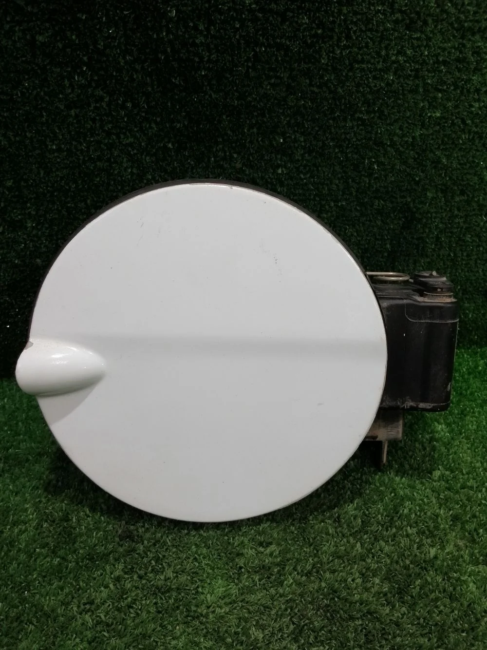 Лючок бензобака Ford Focus II (2005—2008)