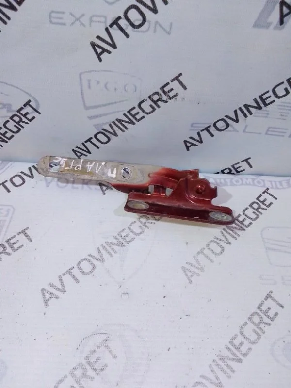 Петля капота ВАЗ (LADA) Largus I (2012—2021)