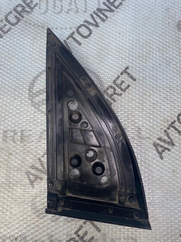 Уплотнительная резинка зеркала Nissan X-Trail II (2007—2011)