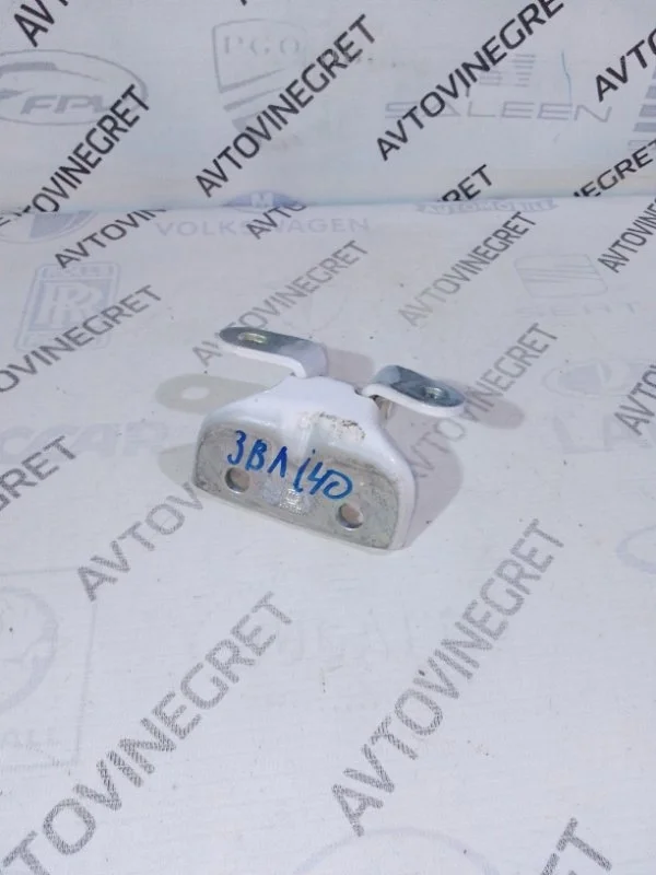 Петля двери Hyundai i40 I (2011—2015)