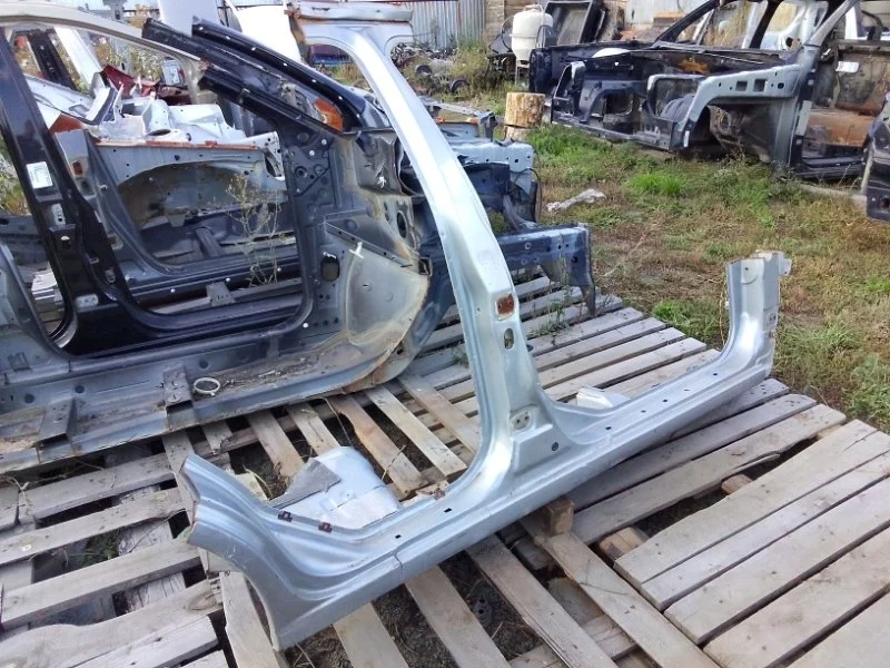 Порог кузова Nissan Almera N16 (2000—2003)