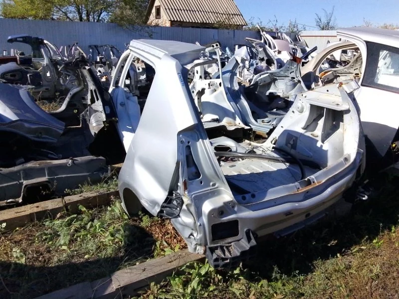 Крыло Renault Sandero I (2009—2014)