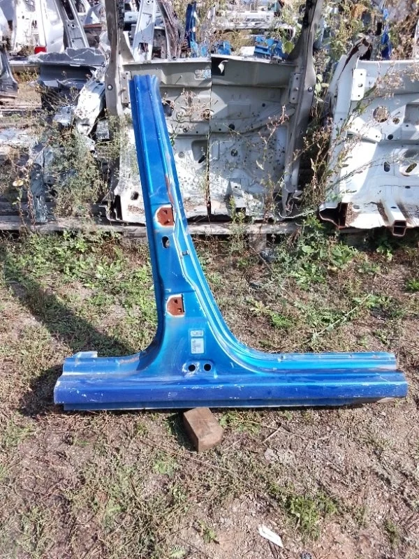 Порог кузова Renault Logan I рестайлинг (2009—2015)