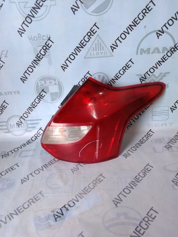 Фонарь Ford Focus III (2011—2015)