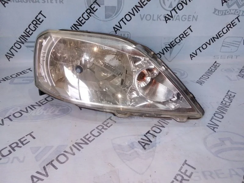 Фара Renault Logan I рестайлинг (2009—2015)