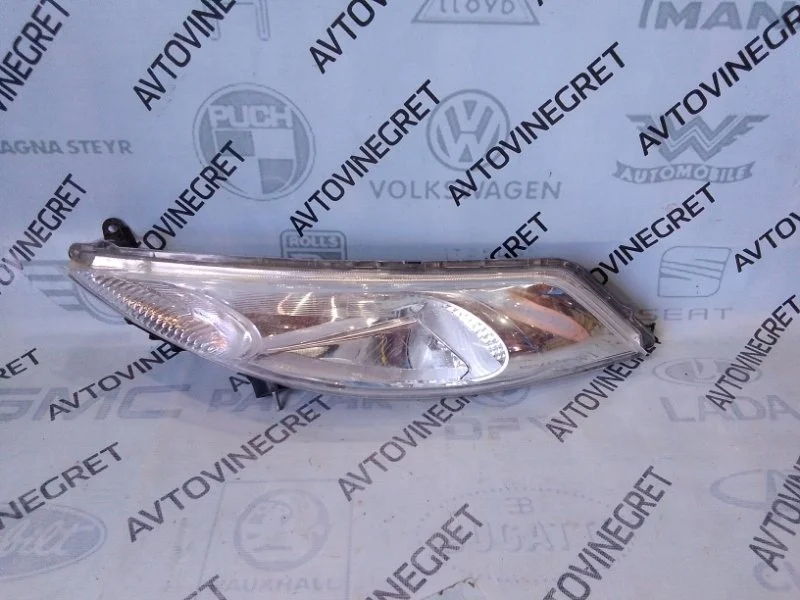 Фара Nissan Juke I (2010—2014)