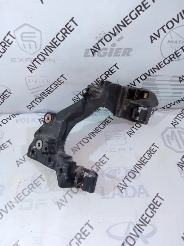 Кронштейн фары Kia Ceed JD (2012—2015)