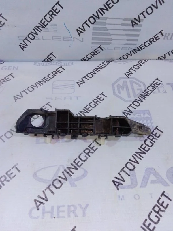 Кронштейн бампера Kia Ceed JD (2012—2015)