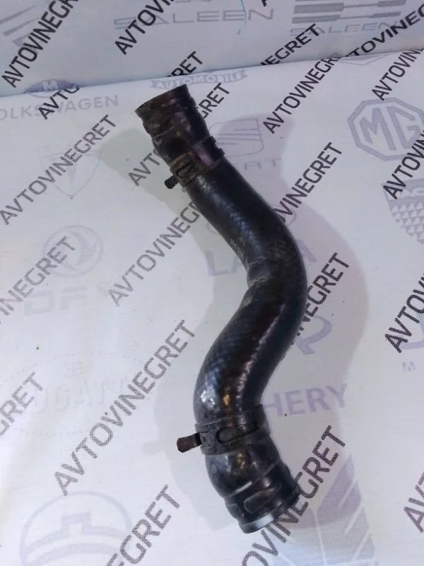 Патрубок системы охлаждения Kia Ceed JD (2012—2015)