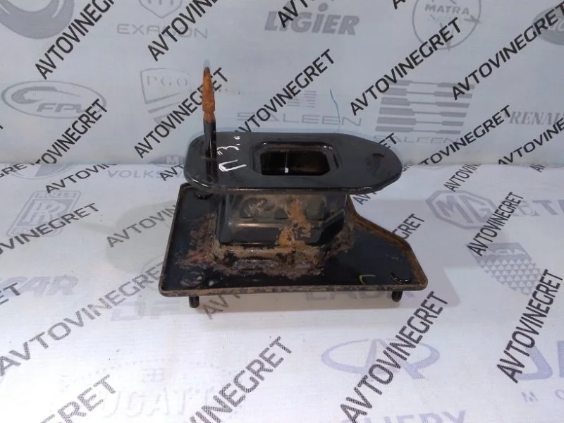 Кронштейн усилителя бампера Kia Ceed JD (2012—2015)