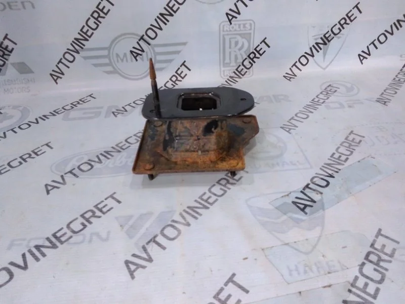 Кронштейн усилителя бампера Kia Ceed JD (2012—2015)