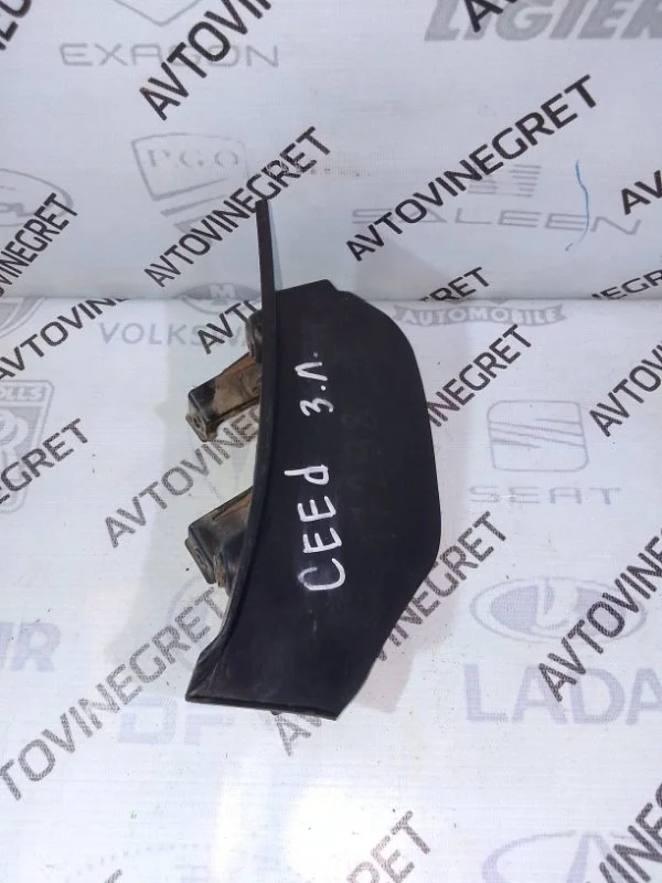 Накладка фонаря Kia Ceed JD (2012—2015)