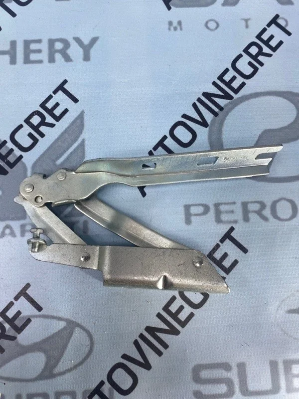 Петля капота Volkswagen Jetta V (2005—2011)