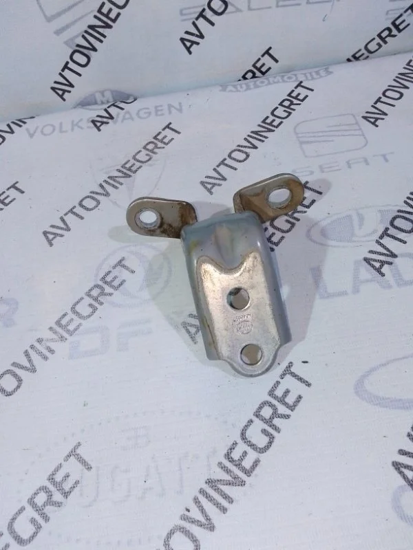 Петля двери Kia Ceed JD (2012—2015)