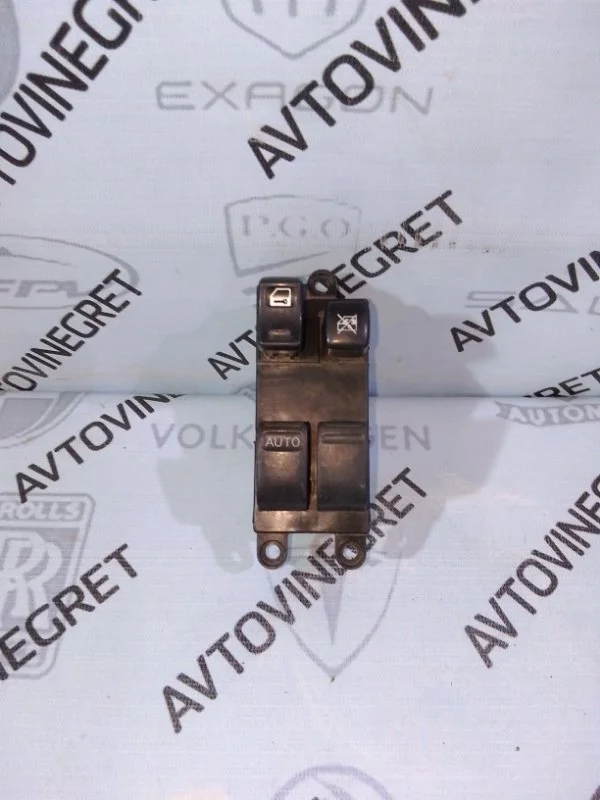 Блок управления стеклоподъемниками Nissan Almera N16 (2000—2003)