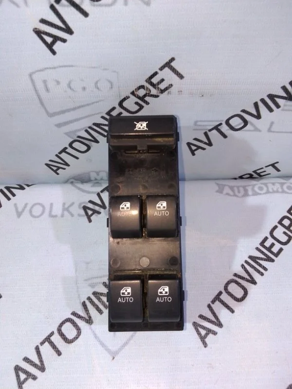 Блок управления стеклоподъемниками Kia Ceed ED (2006—2010)