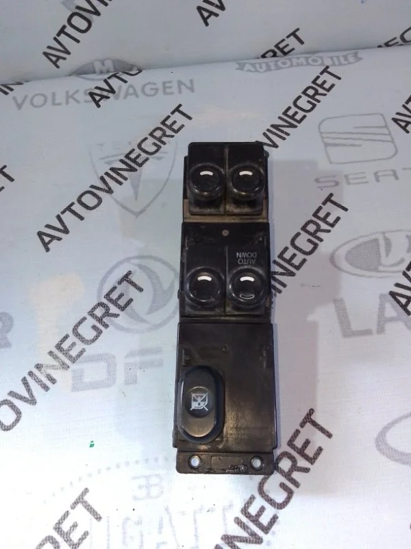 Блок управления стеклоподъемниками Hyundai Solaris I (2010—2014)