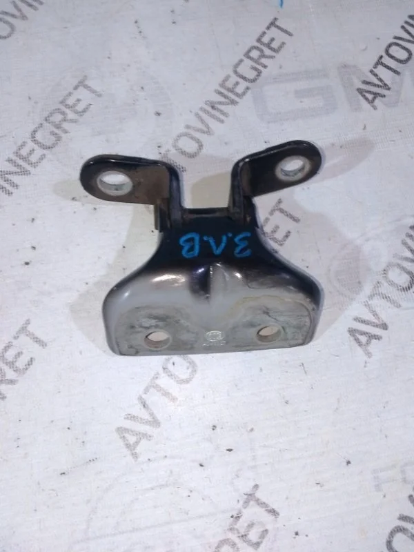 Петля двери Kia Sportage III (2010—2014)