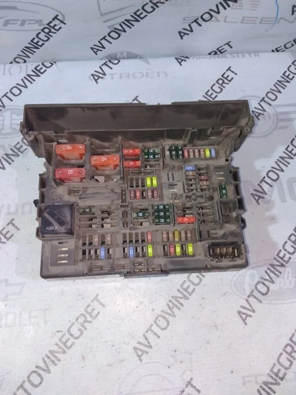 Блок предохранителей BMW X1 E84 (2009—2012)